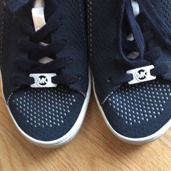 Michael Kors Skyler Shoes - Picture 4 of 12